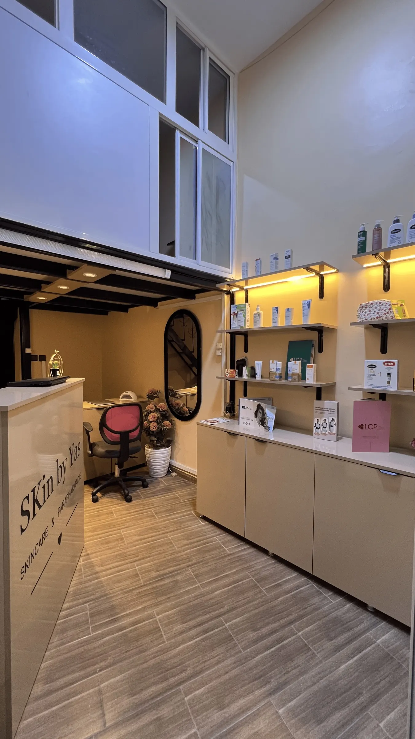 Accueil et rayons skincare de la boutique Skin by Yas à Agadir